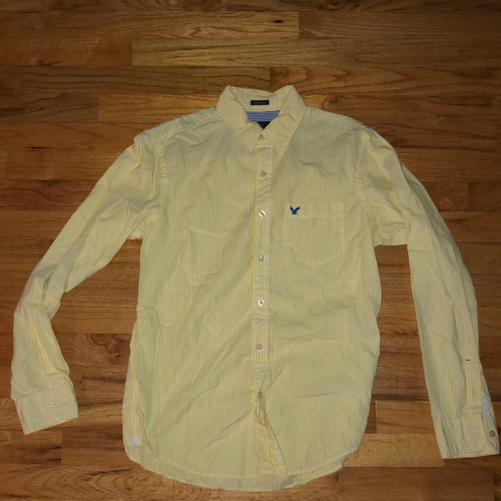 American Eagle Button up